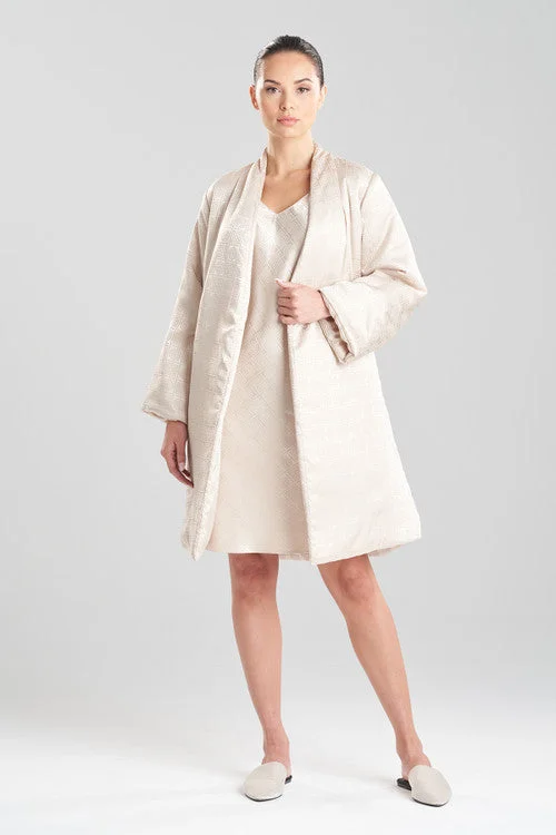 Infinity Jacquard Short Puffer Robe