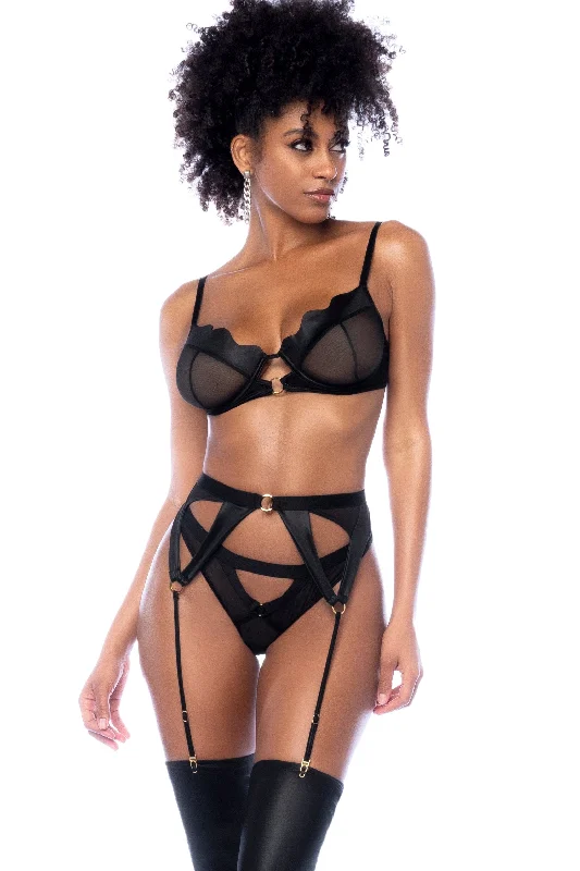 Scalloped Underwire Top with Thong and Garter Belt