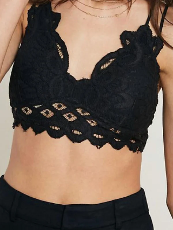 Scalloped Latice Bralette In Black