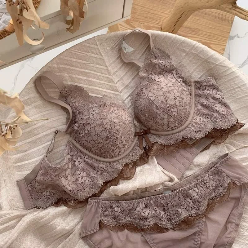 Bra with a lace - trim for an elegant and delicate touch​ 【Push Up Bra】Melissa