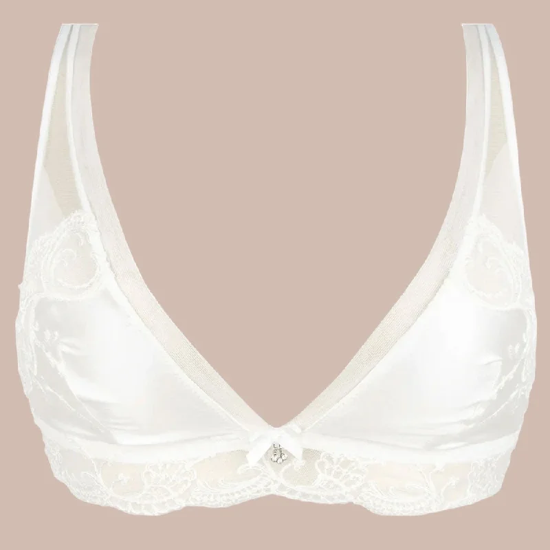 Bra with a padded cup for added comfort and shape Lise Charmel 'Splendeur Soie' Ivory Silk Non-Wired Triangle Bra Bra with a padded cup for added comfort and shape Lise Charmel 'Splendeur Soie' Ivory Silk Non-Wired Triangle Bra