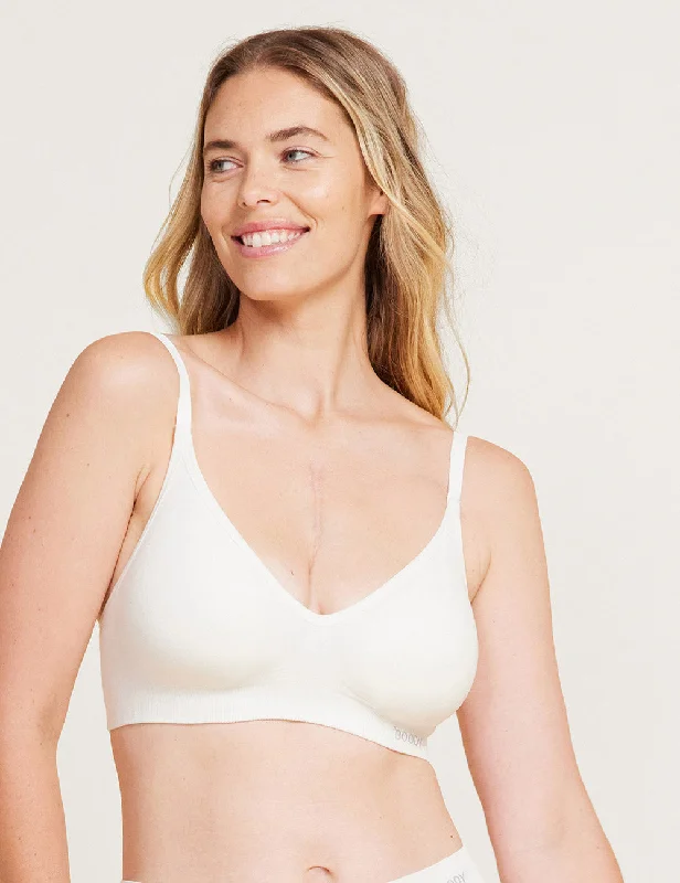 Bra with a matte finish for a more subdued appearance​ Wireless T-Shirt Bra - White
