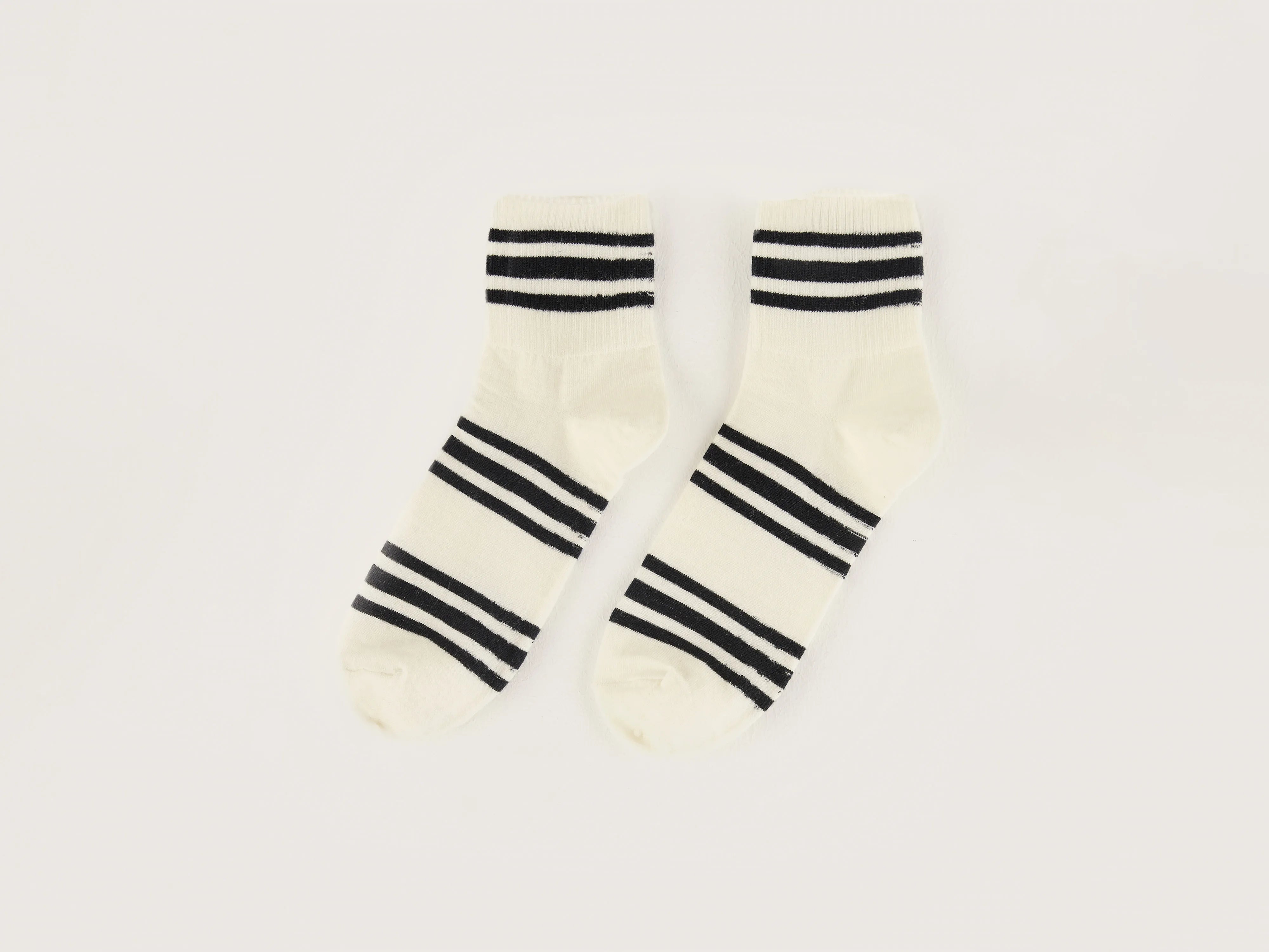 Women's satin - trimmed socks for a touch of eleganceBitia ankle socks (242 / W / STRIPE A) Women's satin - trimmed socks for a touch of eleganceBitia ankle socks (242 / W / STRIPE A)